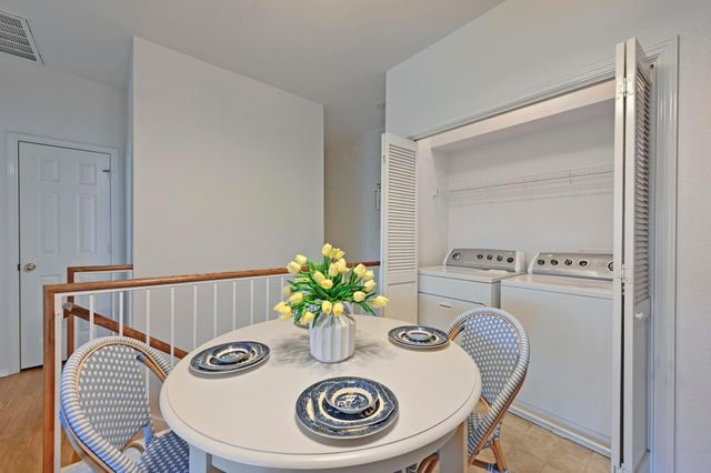 9201 Brodie LN 2001, Austin, TX 78748