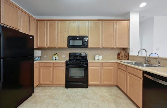 9201 Brodie LN 2001, Austin, TX 78748