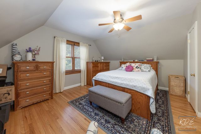 5915 W Roscoe Street, Chicago, IL 60634
