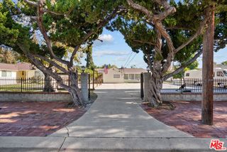 5708 Gentry Avenue, Valley Village, CA 91607