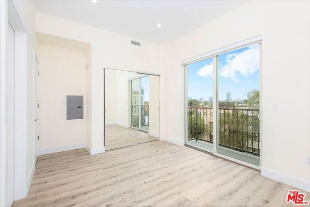 1237 S Holt Avenue 501, Los Angeles, CA 90035