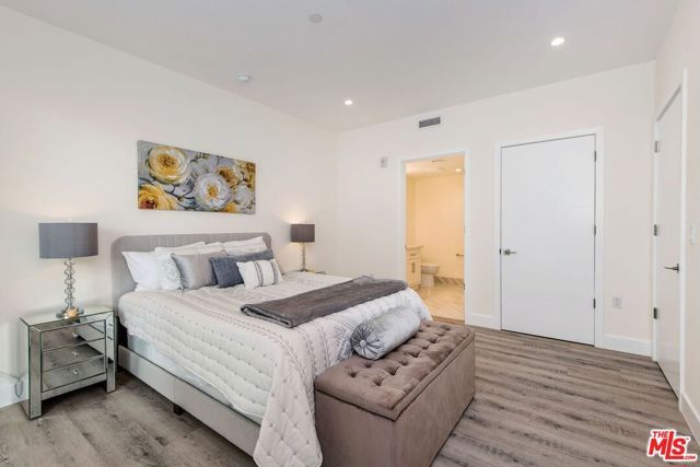 1237 S Holt Avenue 501, Los Angeles, CA 90035