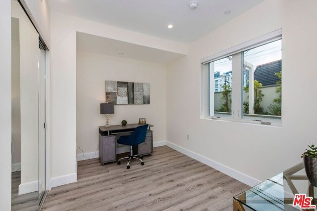 1237 S Holt Avenue 501, Los Angeles, CA 90035