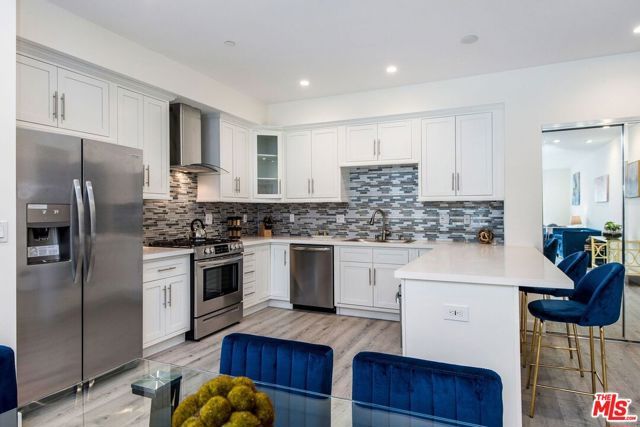 1237 S Holt Avenue 501, Los Angeles, CA 90035
