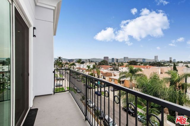 1237 S Holt Avenue 501, Los Angeles, CA 90035
