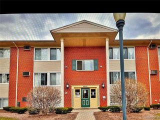 7370 Central St Apt 10, Westland, MI 48185