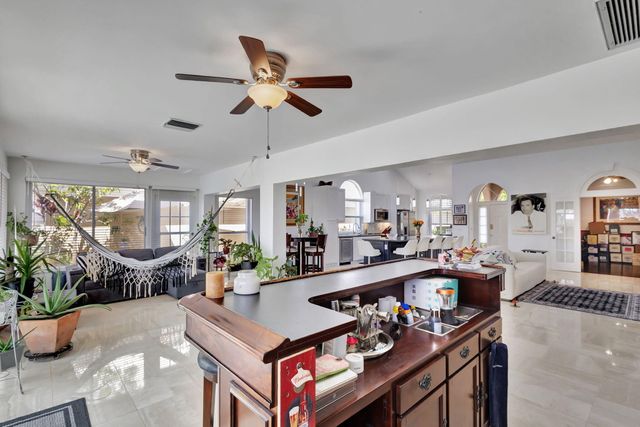 2354 Saratoga Bay Drive, West Palm Beach, FL 33409