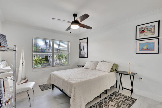 2354 Saratoga Bay Drive, West Palm Beach, FL 33409