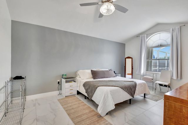 2354 Saratoga Bay Drive, West Palm Beach, FL 33409