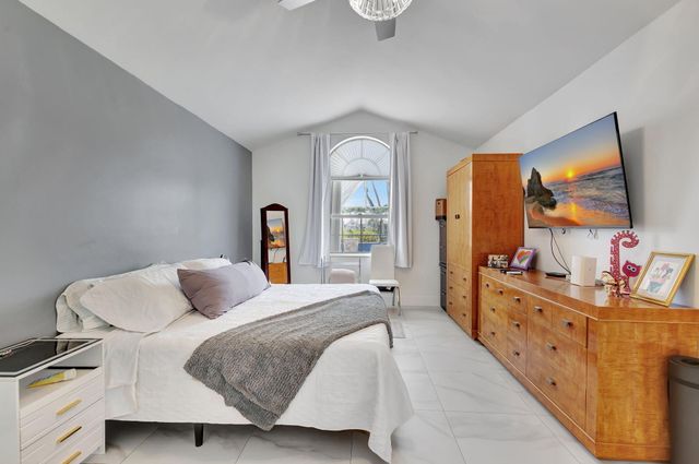 2354 Saratoga Bay Drive, West Palm Beach, FL 33409