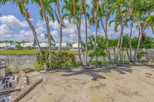2354 Saratoga Bay Drive, West Palm Beach, FL 33409