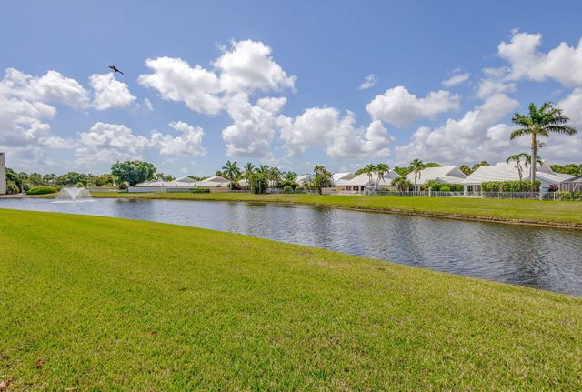 2354 Saratoga Bay Drive, West Palm Beach, FL 33409