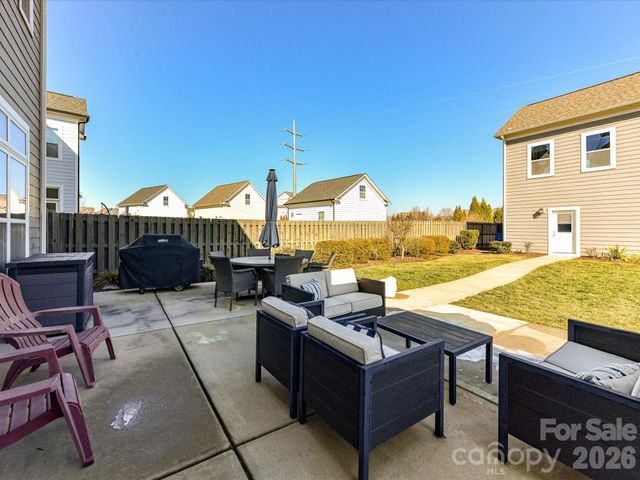 11915 Stirling Field Drive, Pineville, NC 28134