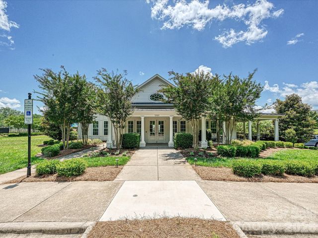 11915 Stirling Field Drive, Pineville, NC 28134