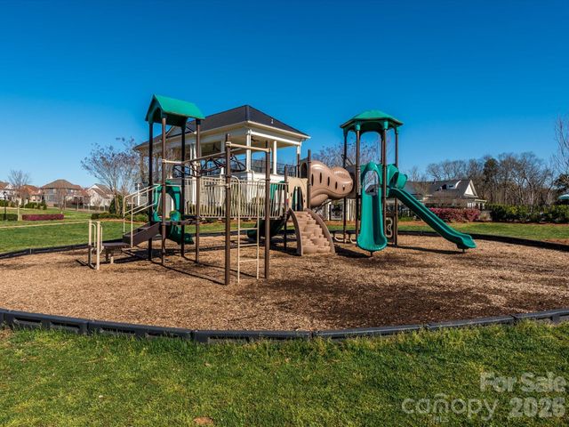 11915 Stirling Field Drive, Pineville, NC 28134