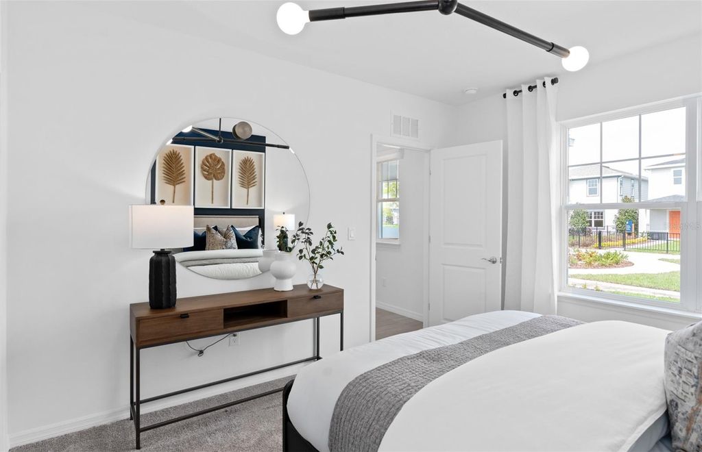 Image 6 of property listing at 10711 LEAFY LAUREL STREET, Orlando, FL 32829