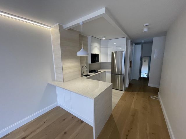 350 W 50th St Apt 27A, New York City, NY 10019
