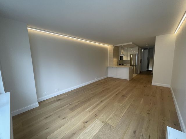 350 W 50th St Apt 27A, New York City, NY 10019