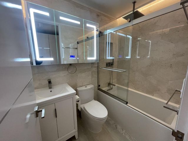 350 W 50th St Apt 27A, New York City, NY 10019