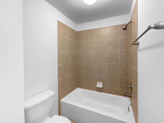 6534 Brimridge Lane, Houston, TX 77048