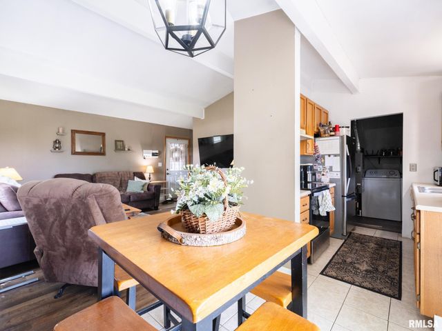 1103 EAGLE Avenue, Washington, IL 61571