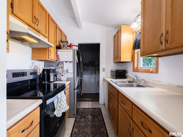1103 EAGLE Avenue, Washington, IL 61571