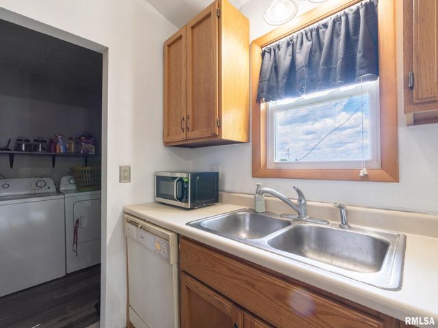 1103 EAGLE Avenue, Washington, IL 61571