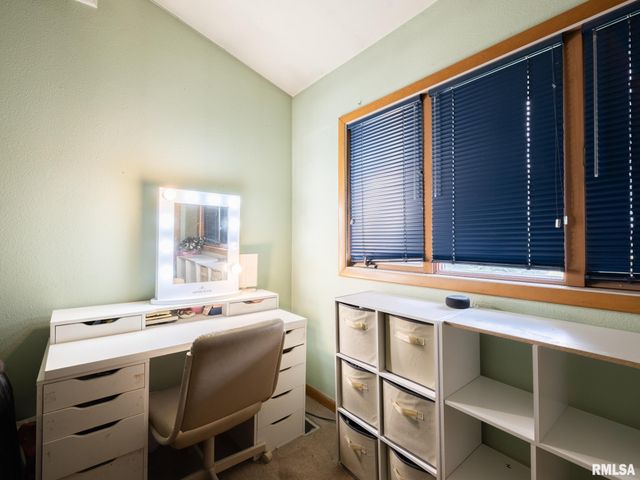 1103 EAGLE Avenue, Washington, IL 61571