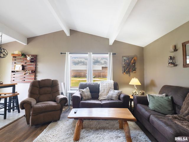 1103 EAGLE Avenue, Washington, IL 61571