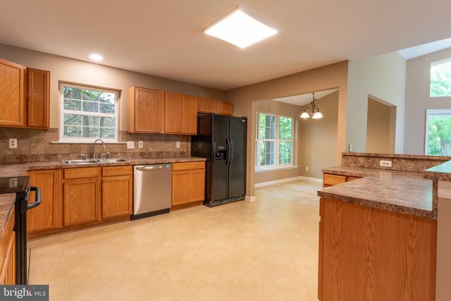 216 SPOTSWOOD RD, Locust Grove, VA 22508