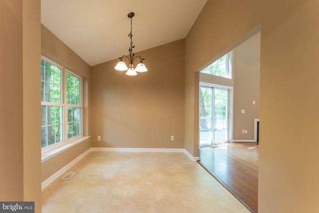 216 SPOTSWOOD RD, Locust Grove, VA 22508