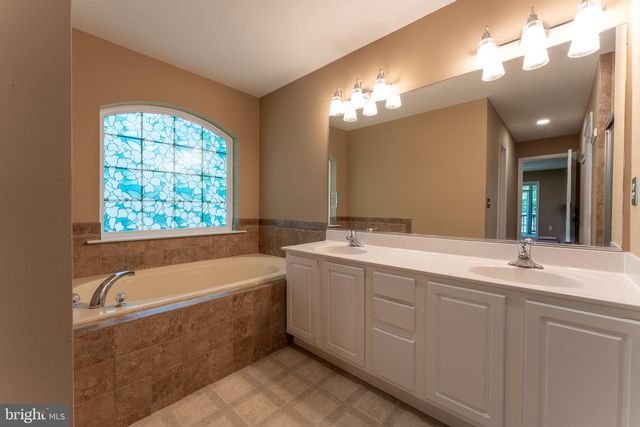 216 SPOTSWOOD RD, Locust Grove, VA 22508