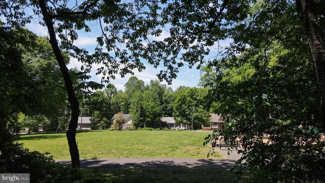 216 SPOTSWOOD RD, Locust Grove, VA 22508