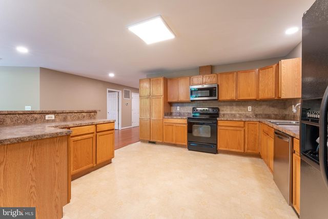 216 SPOTSWOOD RD, Locust Grove, VA 22508