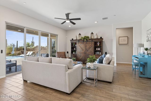 6571 W Antler Bend Place, Marana, AZ 85658