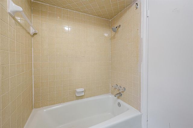 10811 Villa Lea Lane, Houston, TX 77071