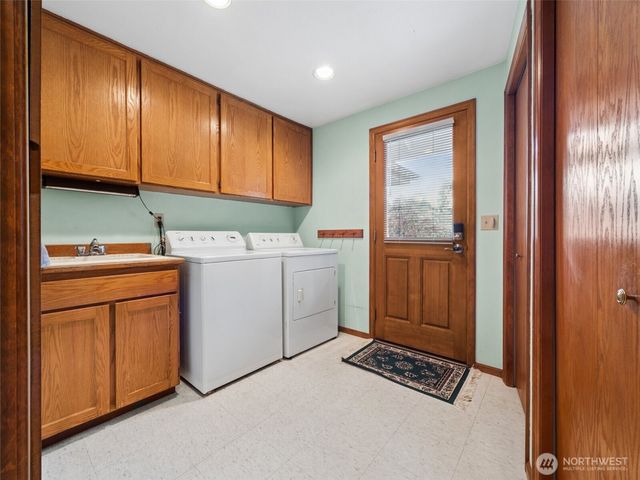 24315 SE 225th Street, Maple Valley, WA 98038