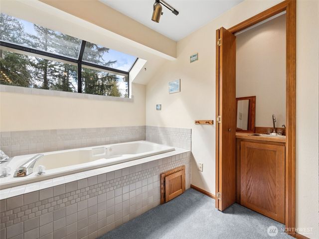 24315 SE 225th Street, Maple Valley, WA 98038