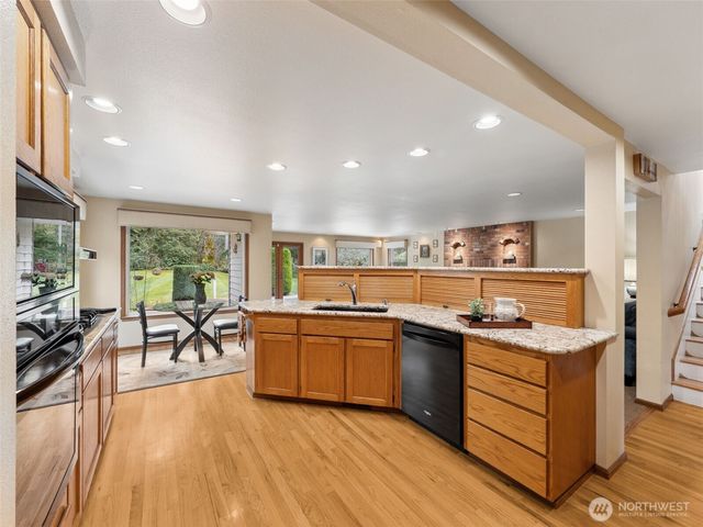 24315 SE 225th Street, Maple Valley, WA 98038