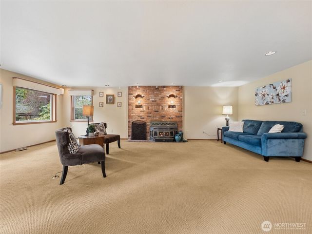 24315 SE 225th Street, Maple Valley, WA 98038