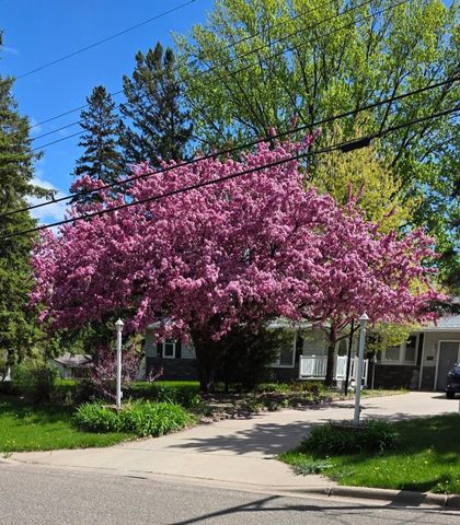 2244 Mcmenemy Street, Maplewood, MN 55117