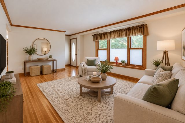 2244 Mcmenemy Street, Maplewood, MN 55117