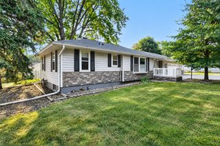 2244 Mcmenemy Street, Maplewood, MN 55117