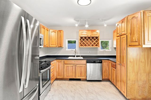 18 Summer Street, Nashua, NH 03064