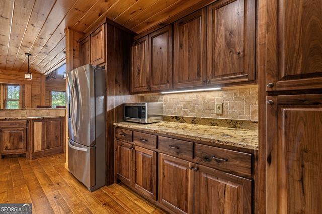 460 Wikle Drive, Ellijay, GA 30540