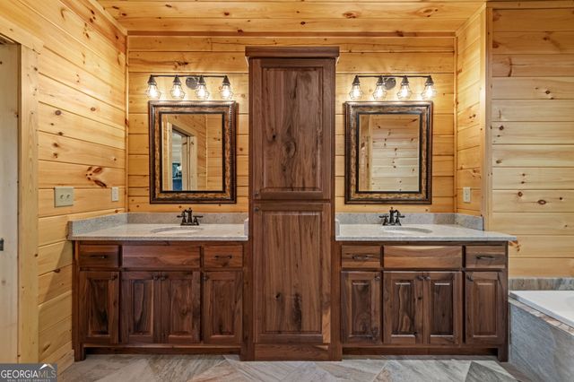 460 Wikle Drive, Ellijay, GA 30540