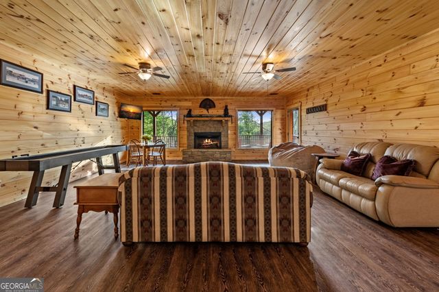 460 Wikle Drive, Ellijay, GA 30540
