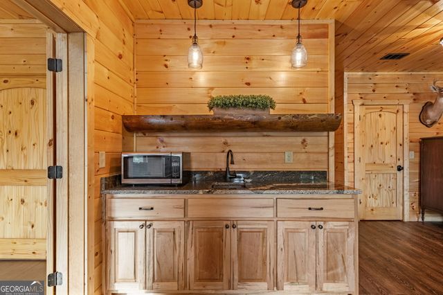 460 Wikle Drive, Ellijay, GA 30540