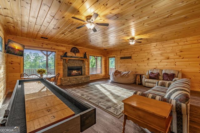 460 Wikle Drive, Ellijay, GA 30540