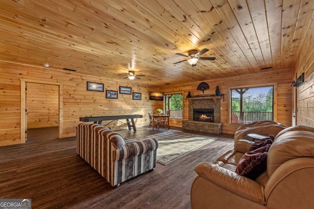 460 Wikle Drive, Ellijay, GA 30540